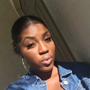 Meet your Posher, Ally